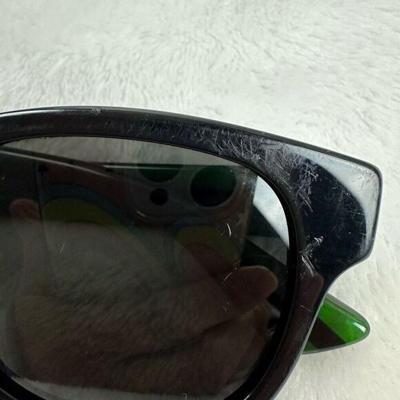 Gucci Unisex Polarized Sunglasses Black Square Frame Green Red Stripe Sides - Picture 13 of 14